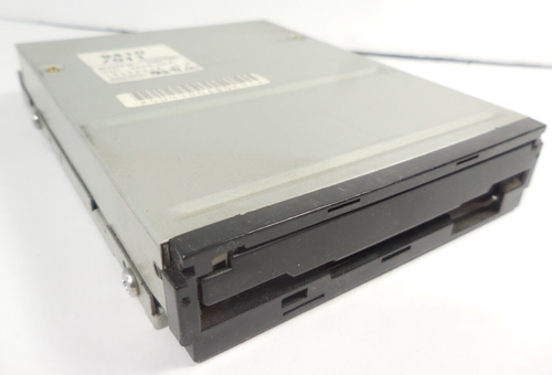 Commodore 64C Boxed + Floppy Disk 1541-II - Ordinateur (2) - Dans la