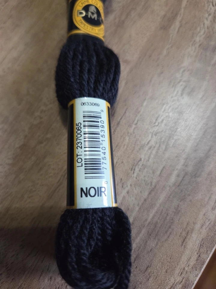 DMC Tapestry Wool 25 SKEINS 8.7 yd 8m NOIR (BLACK) Laine Colbert More Available! - Image 3 of 4