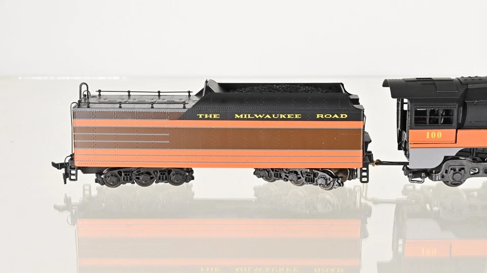 Rivarossi 4-6-4 Hudson F-7 Milwaukee Road 100 HO scale - Image 4 of 4