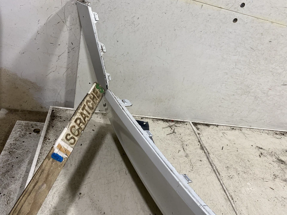 Cubierta de parachoques trasero OEM 2016 2017 2018 2019 2020 Volvo V90 Cross Country Foto 2 de 4