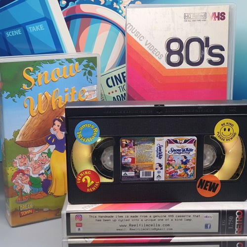 The Fox and the Hound, Classic Retro VHS Tape Night Light, table lamp stunning - 第 10/12 張圖片