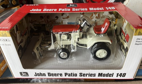 ERTL John Deere Patio Series Precision 140 Lawn Tractor Set 1/16 NIB - Picture 4 of 8