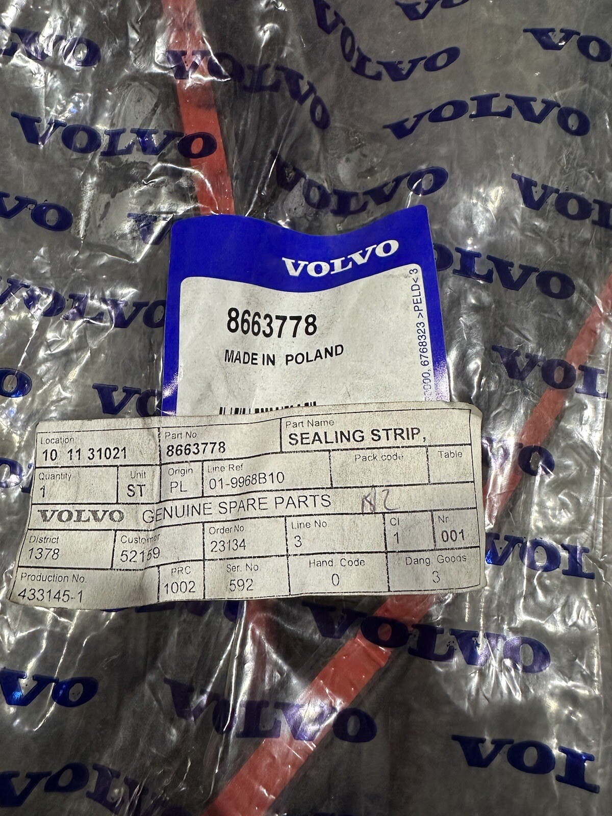 Genuine Volvo S60 Right Rear Door Sealing Strip OE OEM 8663778 image 2