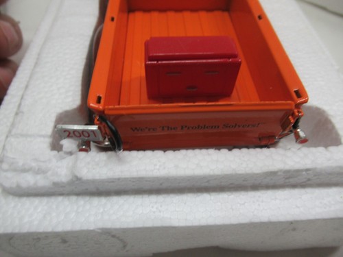 TRUST WORTHY 1937 STUDEBAKER COUPE EXPRESS PICKUP ORANGE 1:24 SCALE - Picture 13 of 14