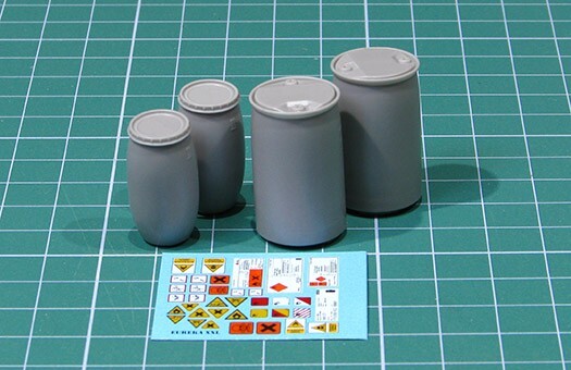 E-040 – Plastic Chemical Storage Drums Set#2 (4 Pcs.)| Eureka XXL| 1/35