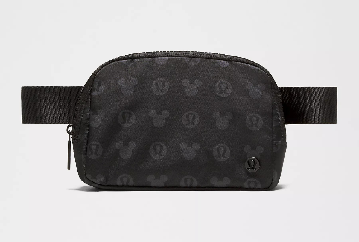 Disney x lululemon Black Everywhere Belt Bag 1L Limited