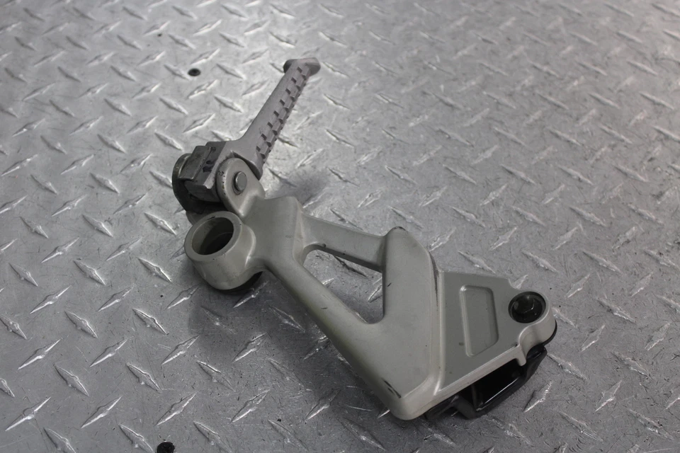 Kawasaki Ninja ZX11 ZX1100D 1993 clavija trasera derecha pasajero 35011-1636-VZ Foto 4 de 4