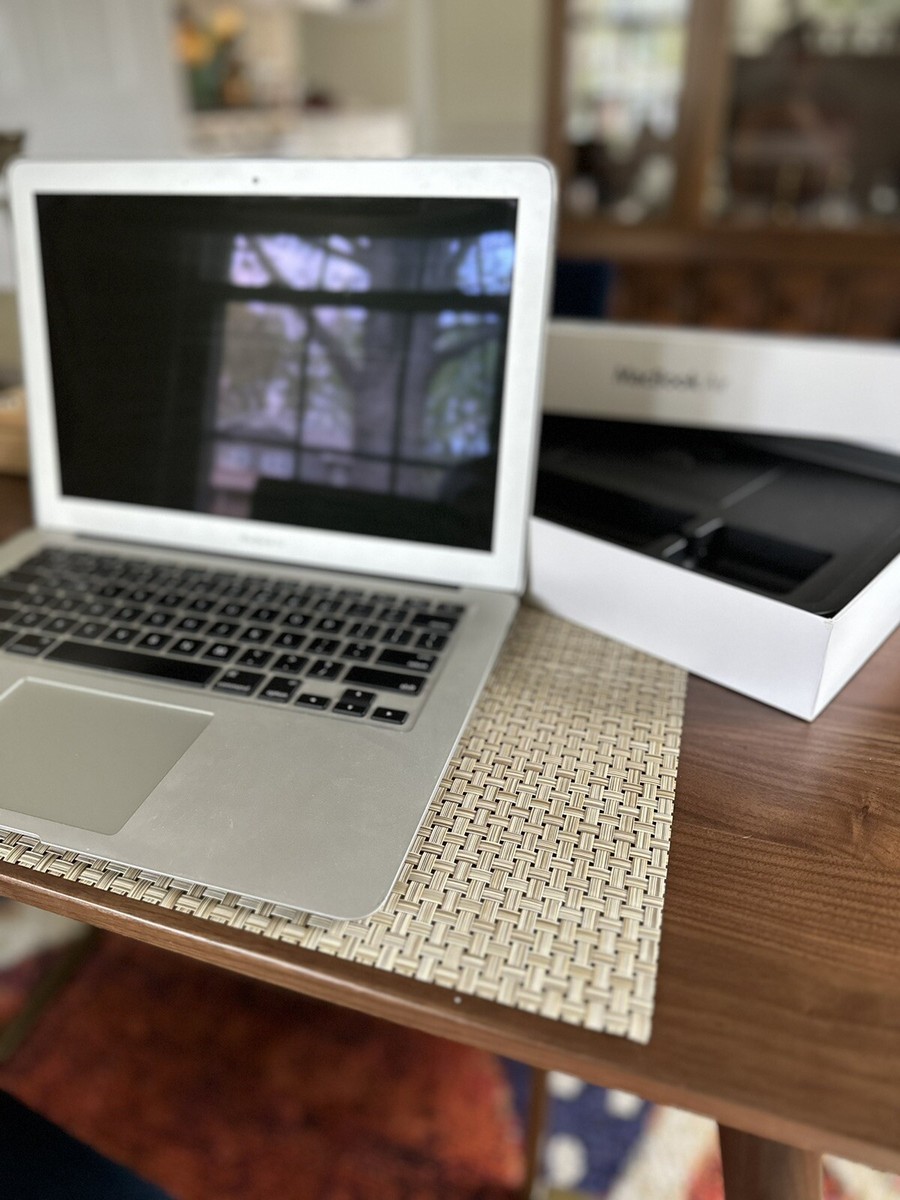 Mid 2011 13-inch Macbook Air Core i5 1.7 GHz 128GB A1369 | eBay Mid 2011 13-inch Macbook Air Core i5 1.7 GHz 128GB A1369 | eBay