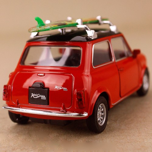 1990 Red Mini Cooper 1300 Green Surfboard Diecast 1:34 10cm Opens Pull Back OLP - Picture 2 of 7