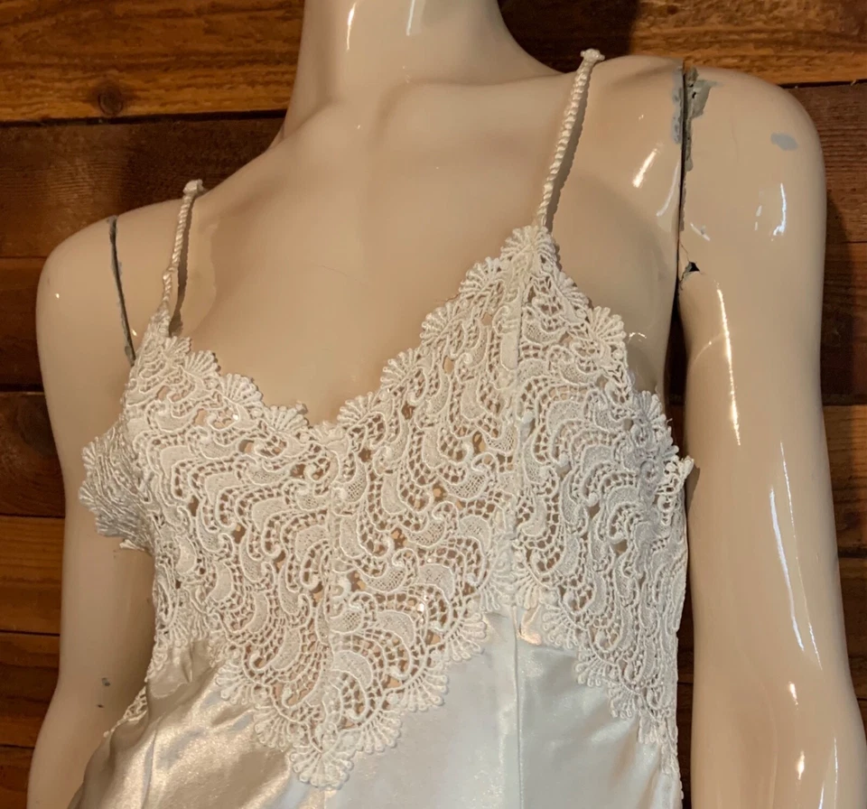 CAMISÓN BABYDOLL GO SOFTLY MARFIL SATINADO TALLA PEQUEÑA #14671 Foto 3 de 4