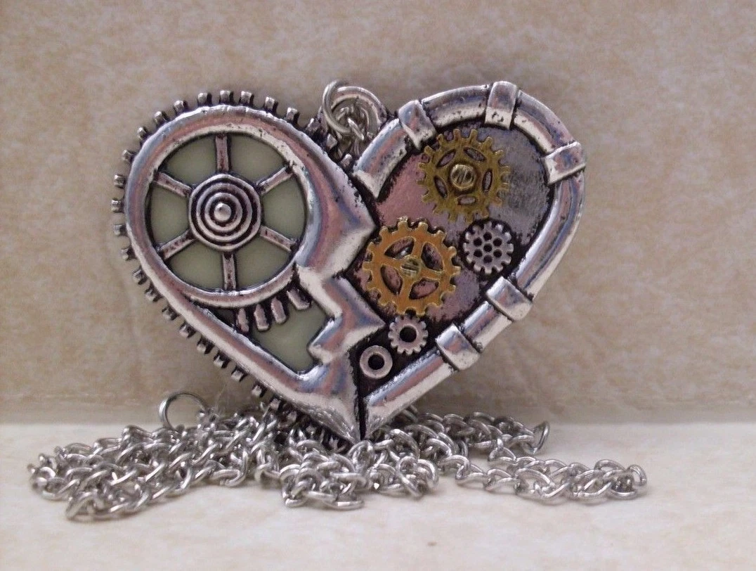 Gear shop heart necklace