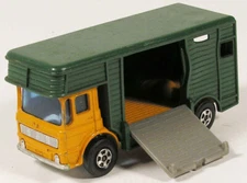 MATCHBOX 17 AEC HORSE BOX VINTAGE LESNEY SUPERFAST ENGLAND