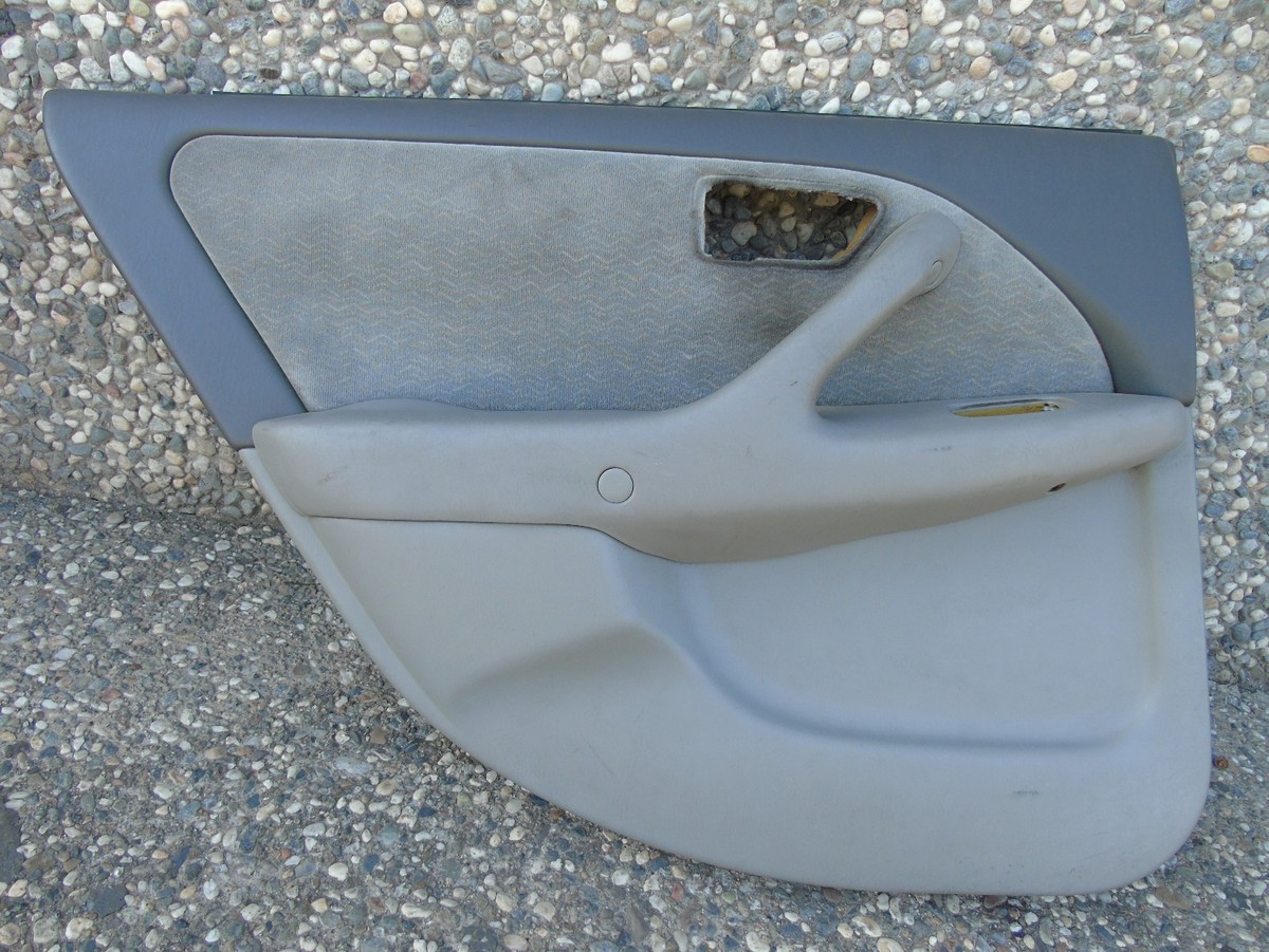 RLD107150682 97 98 99 00 01 Toyota Camry Left Rear Door Panel Gray