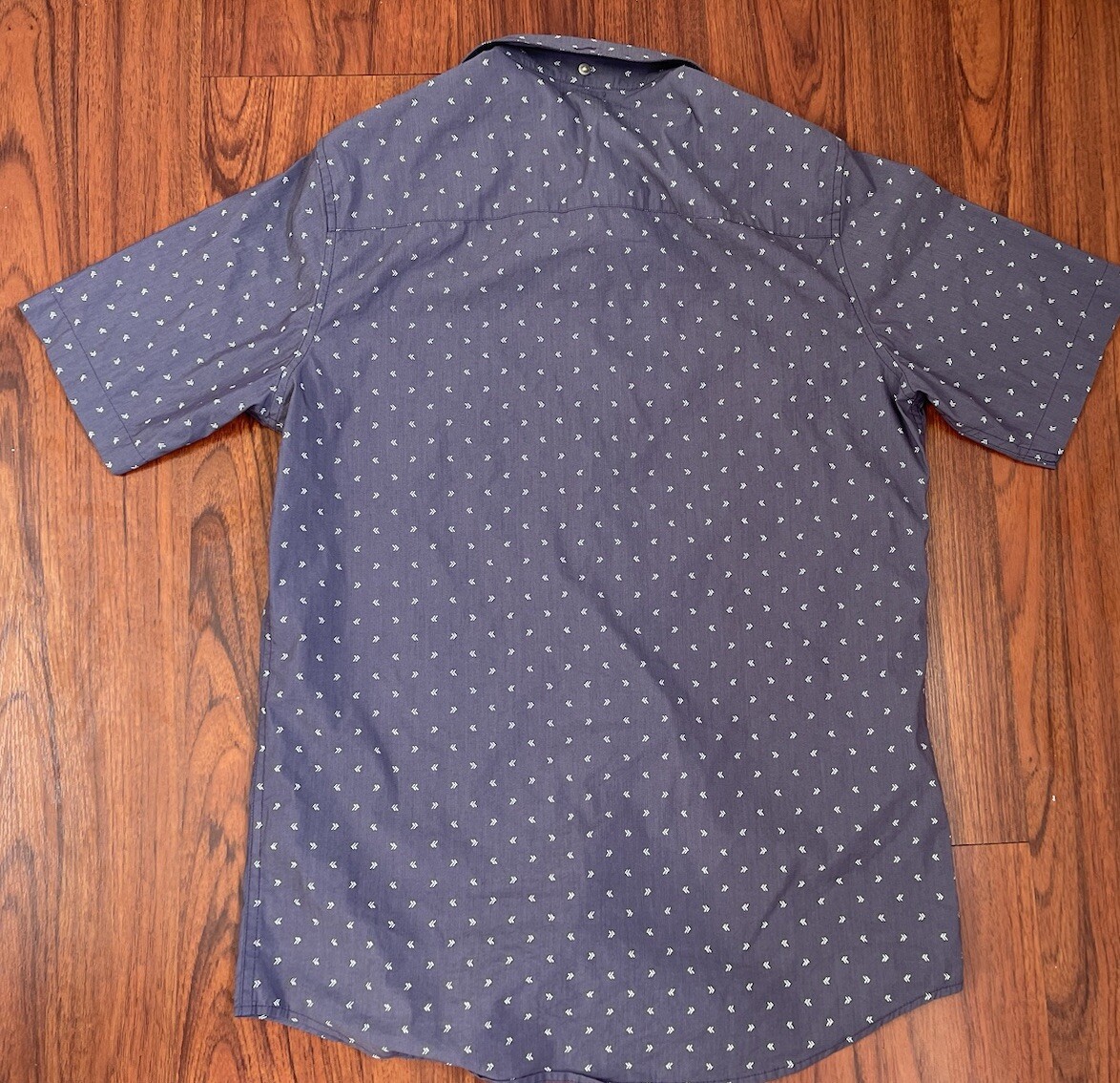 Travis Mathew Size Small Arrow Pattern Button Dow… - image 6