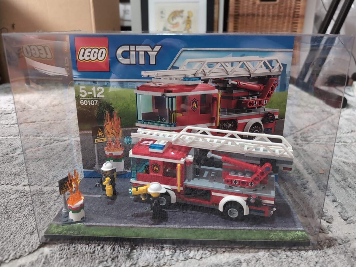 LEGO CITY: Fire Ladder Truck (60107) Ex Shop Display See