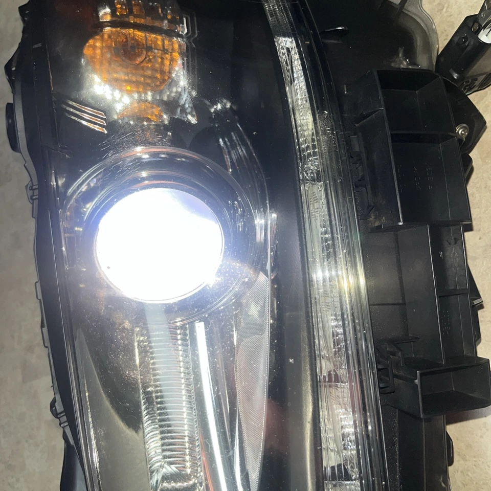 2013-2015 Lexus GS350 GS450h LH Driver HID Headlight Non-AFS OEM 81170-30A90 - Image 2 of 4