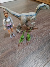 Jurassic World Camp Cretaceous Yaz & Velociraptor Blue Figure Pack. No Compass