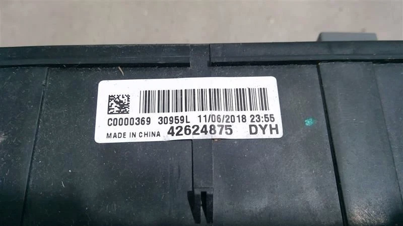 2013-2019 BUICK ENCORE BLOCK,ENGINE WIRING HARNESS JUNCTION 42624875 - Image 3 of 4