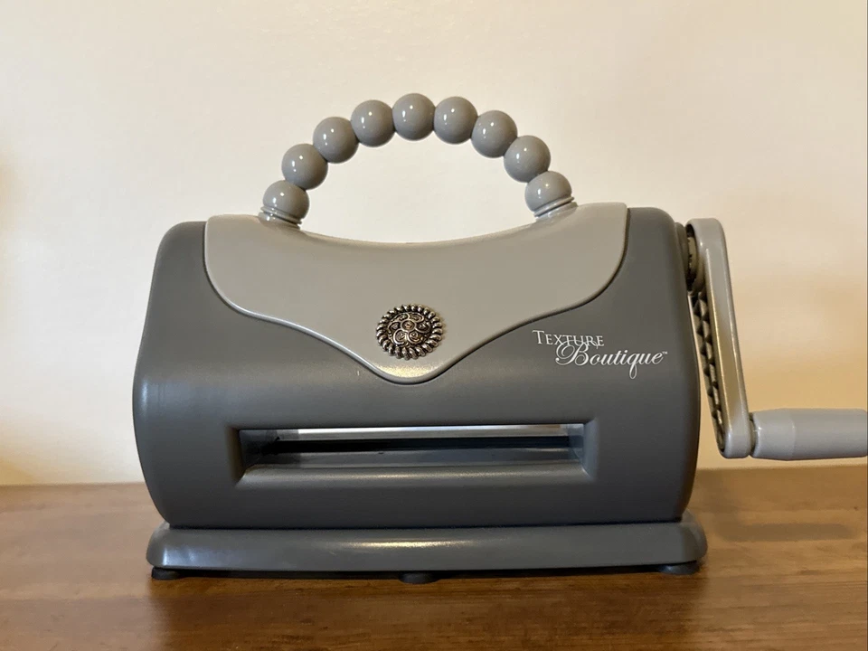 Sizzix Texture Boutique Embossing Machine Grey On Grey+ 5 Embossing Folders - Image 4 of 4