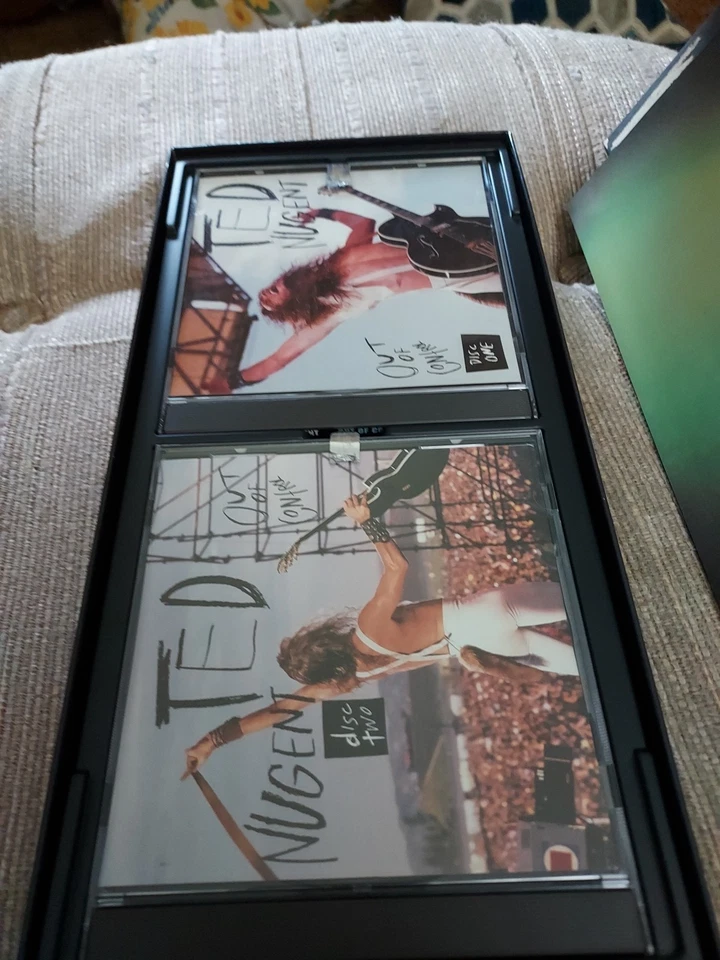 Ted Nugent Out of Control CD (Jun-1993, 2-Disc Set, Epic) MINT Foto 4 de 4