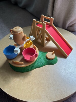Sylvanian Families Vintage Baby Teetassenfahrt + Rutsche