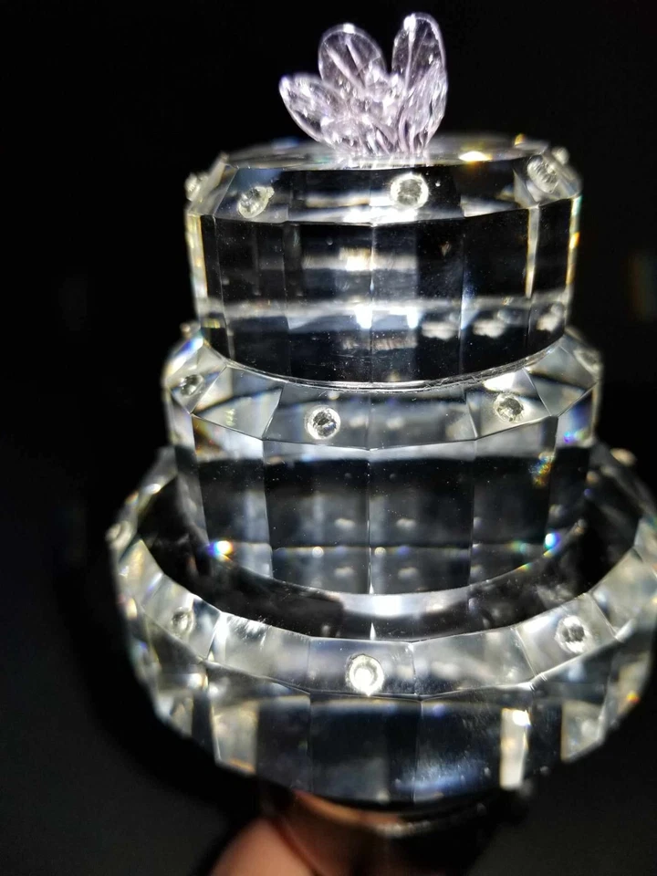 Pastel de boda de cristal con pedrería rosa flor 3 niveles Oleg Cassini exhibición Foto 4 de 4