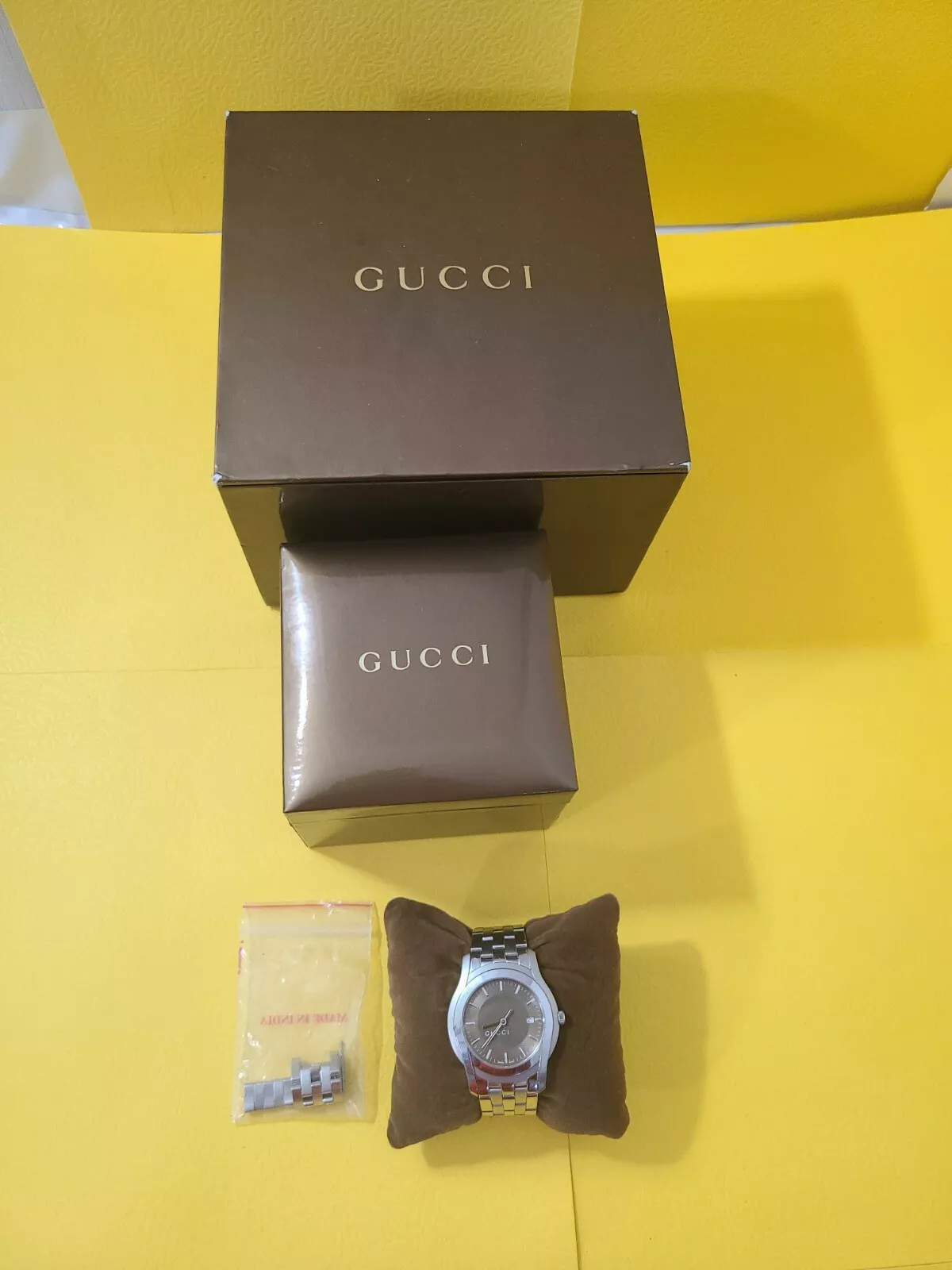 Montre femme Gucci Classe G cadran marron YA055524