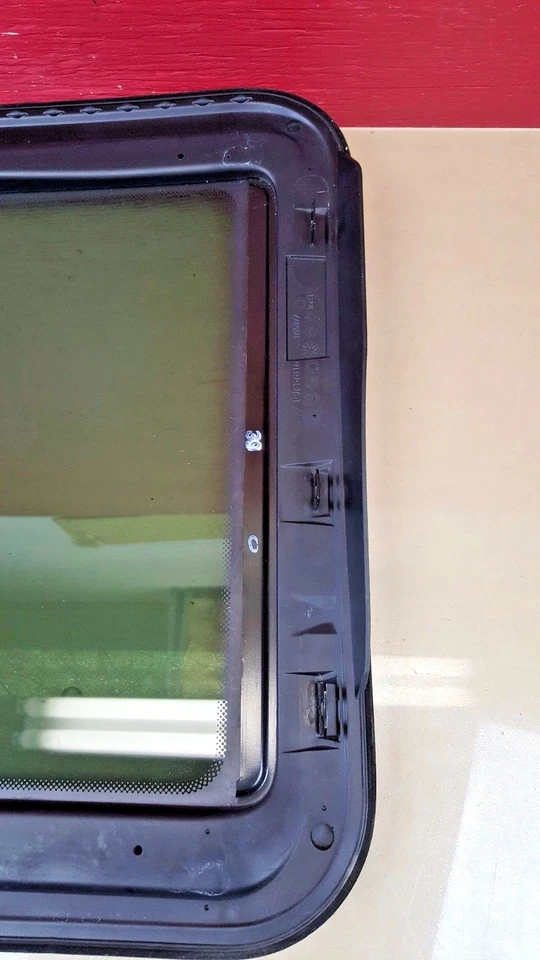 BMW E92 Coupe Sunroof Sun roof Glass 328i 330I 335i 2007-2013 - Image 3 of 4
