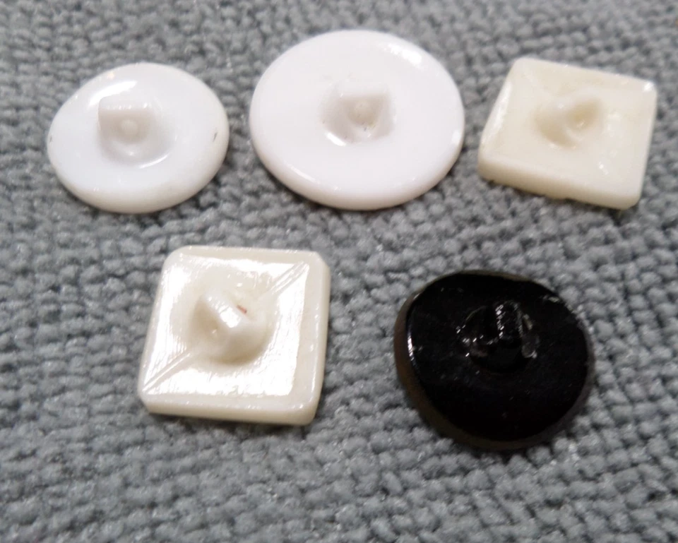 43 Vintage Antique Glass Picture Buttons VARIOUS SHAPES SIZES PATTERNS - Image 4 of 4