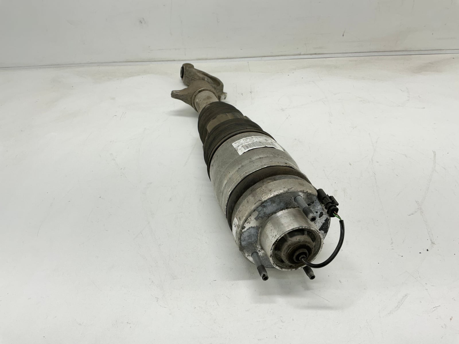 Maserati Levante 2017-2020 FRONT+LEFT Air suspension strut