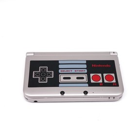 Nintendo 3DS XL Retro NES Limited Edition Game Console + extras (USA)