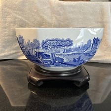 Spode Blue Italian Octagonal Vegetable Bowl 803954 with wood mantle