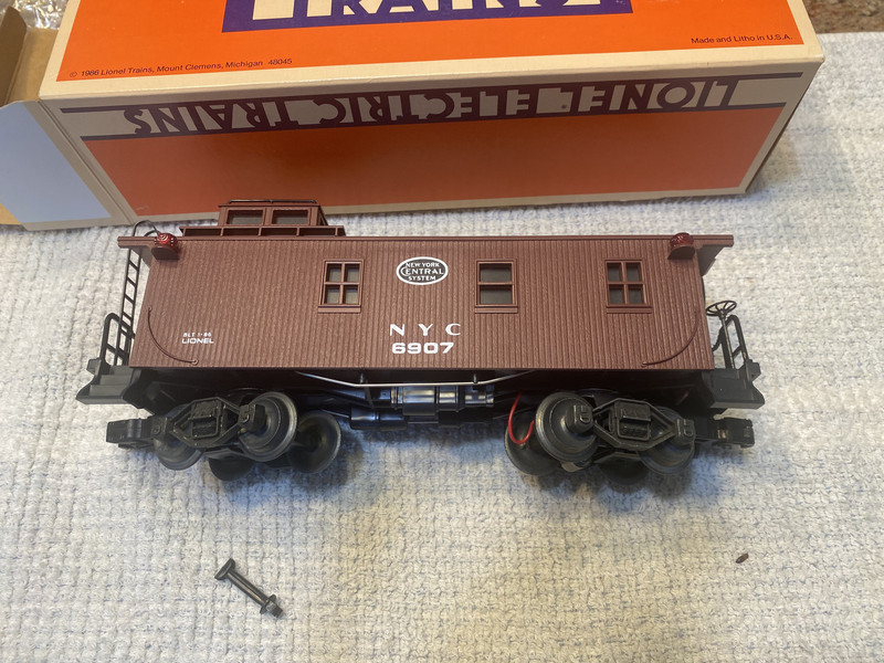LIONEL 6-6907 NEW YORK CENTRAL LIGHTED CABOOSE FROM MAIL ORDER SET 1986