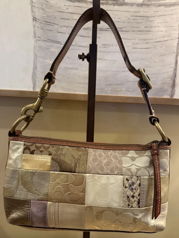 Bolsa Baguete Vintage Coach Feminina Patchwork Couro Lona B06S-10000 - Imagem 2 de 4