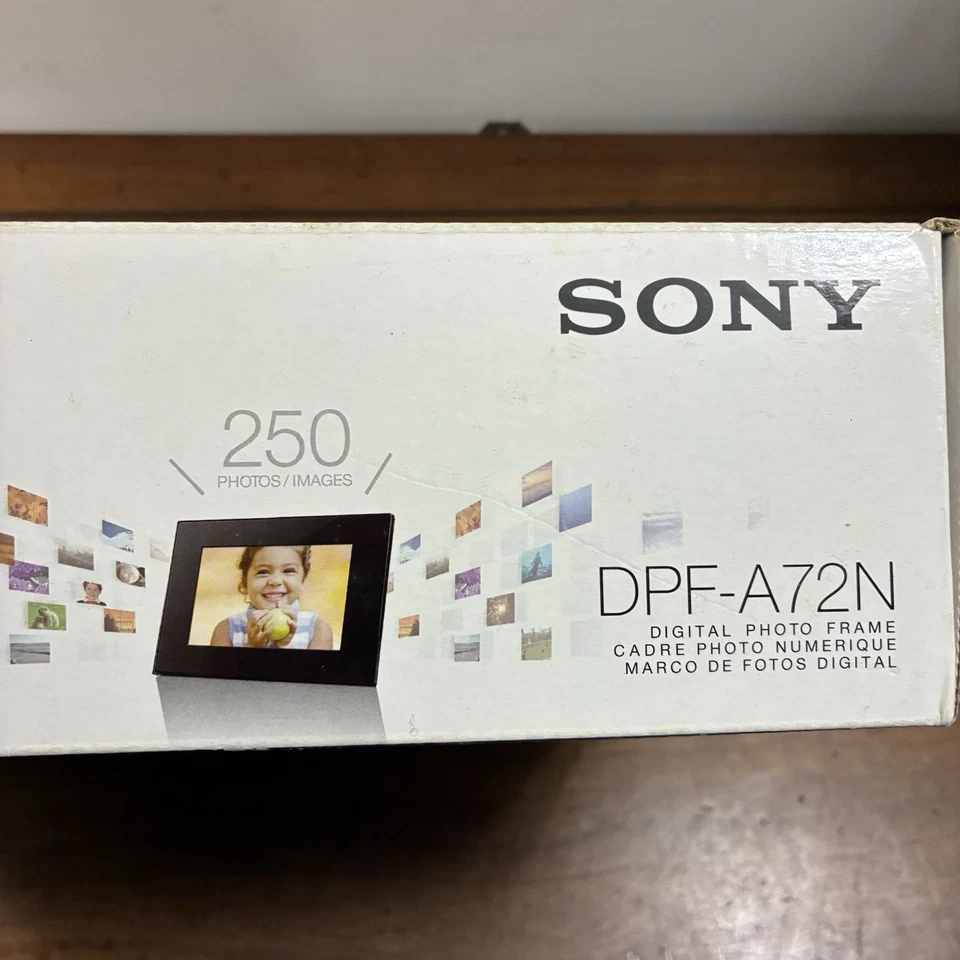 Sony DPF-A72N 7-Inch LCD Digital Photo Frame - Black New In Box - Image 3 of 4
