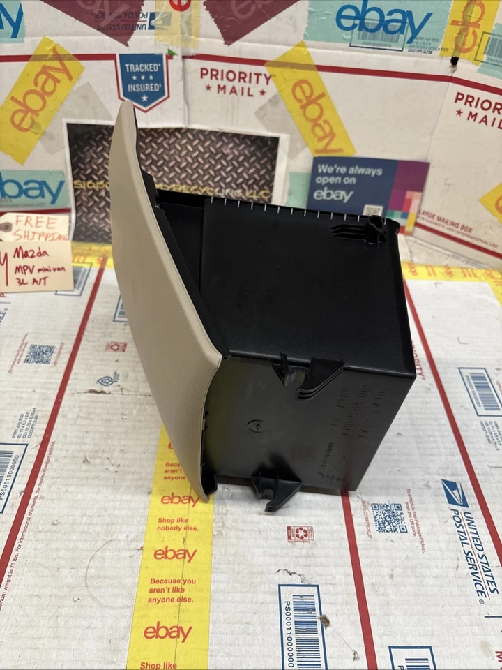 00-06 MAZDA MPV TABLERO CONTENEDOR DE ALMACENAMIENTO COMPARTIMENTO DE CAJA # LC6264180 OEM Foto 4 de 4