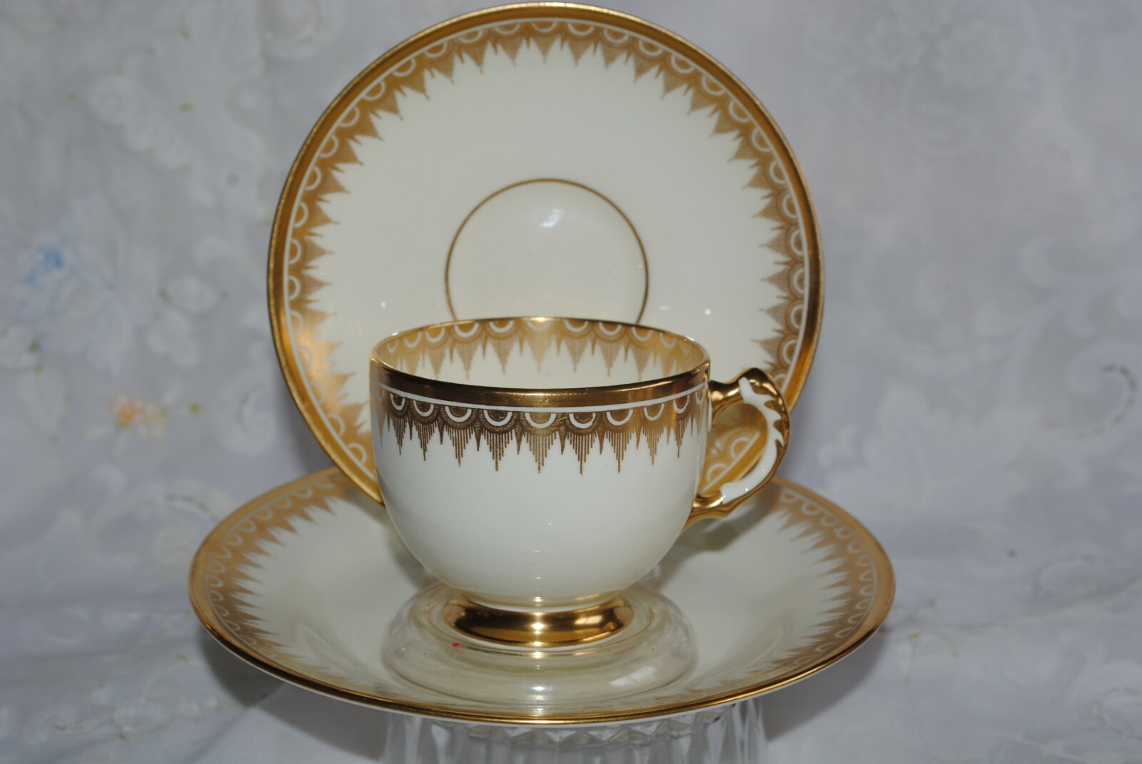 RARE VTG PLANT TUSCAN CHINA ENGLAND TRIO TEA CUP SAUCER DESSERT PLATE GOLD A602 