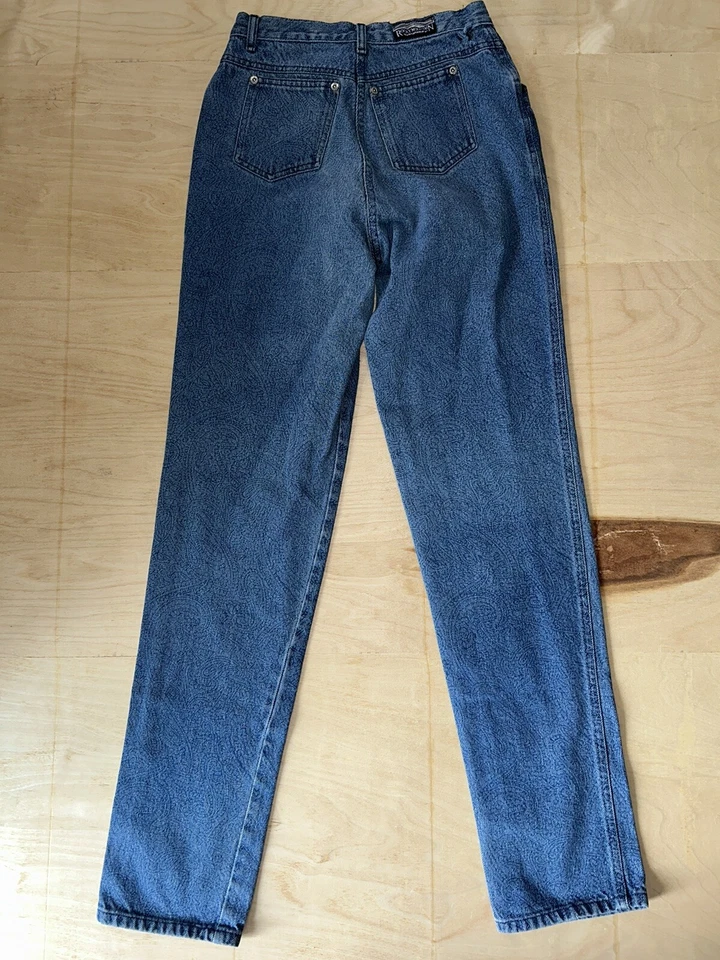 Jeans feminino Rocky Mountain Clothing azul paisley sem costas tamanho 26x33 - Imagem 3 de 4