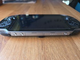 Sony Ps Vita  PCH-1000 black Crystal Model Console & Charger CIB  TESTED