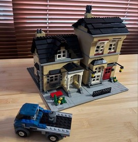 LEGO Creator 3-in-1 Model Town House 4954 In 2007 Used Retired W/Manuals As Is