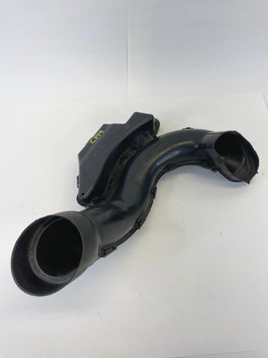 2013-2019 NISSAN SENTRA 1.8L REAR ENGINE AIR INTAKE DUCT TUBE HOSE 3RC22 OEM