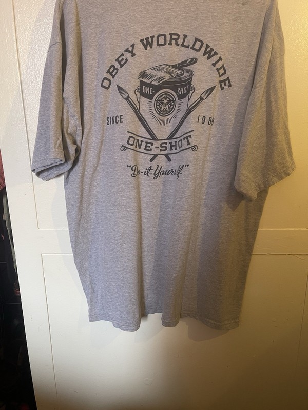 Obey Worldwide One Shot T-Shirt Size XL Paint Bucket Bruch Art Skate Streetwear