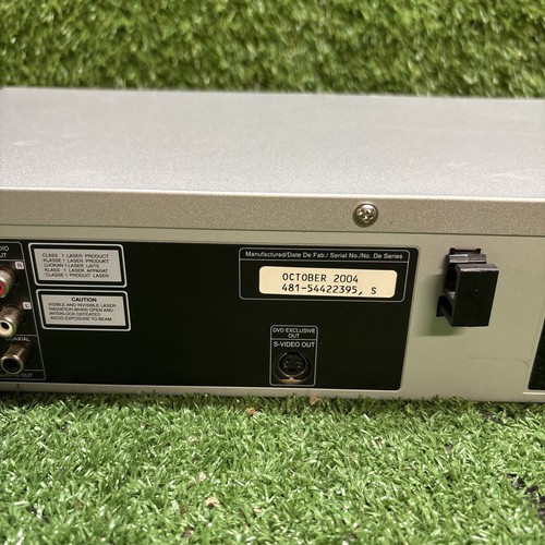 Zenith XBV443 DVD VCR Lettore Combo Registratore Argento VHS Hi-Fi Stereo - Foto 11 di 14