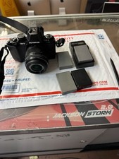 Olympus OM-D E-M10 Mirrorless Camera  14-42mm Lens  4 Batteries  Charger Test