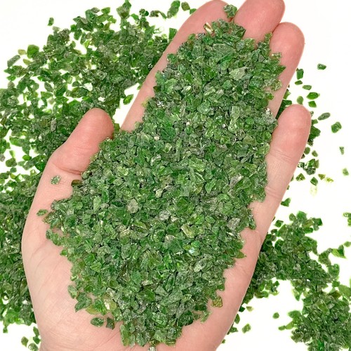 Crushed PREMIUM Gemmy Chrome Diopside Chips, (2mm-4mm) for Inlay, Resin Art, - Picture 3 of 5