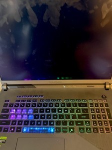 VERY GOOD Gaming Set Up: Asus ROG Strix G18 Laptop 1 TB - accessories included