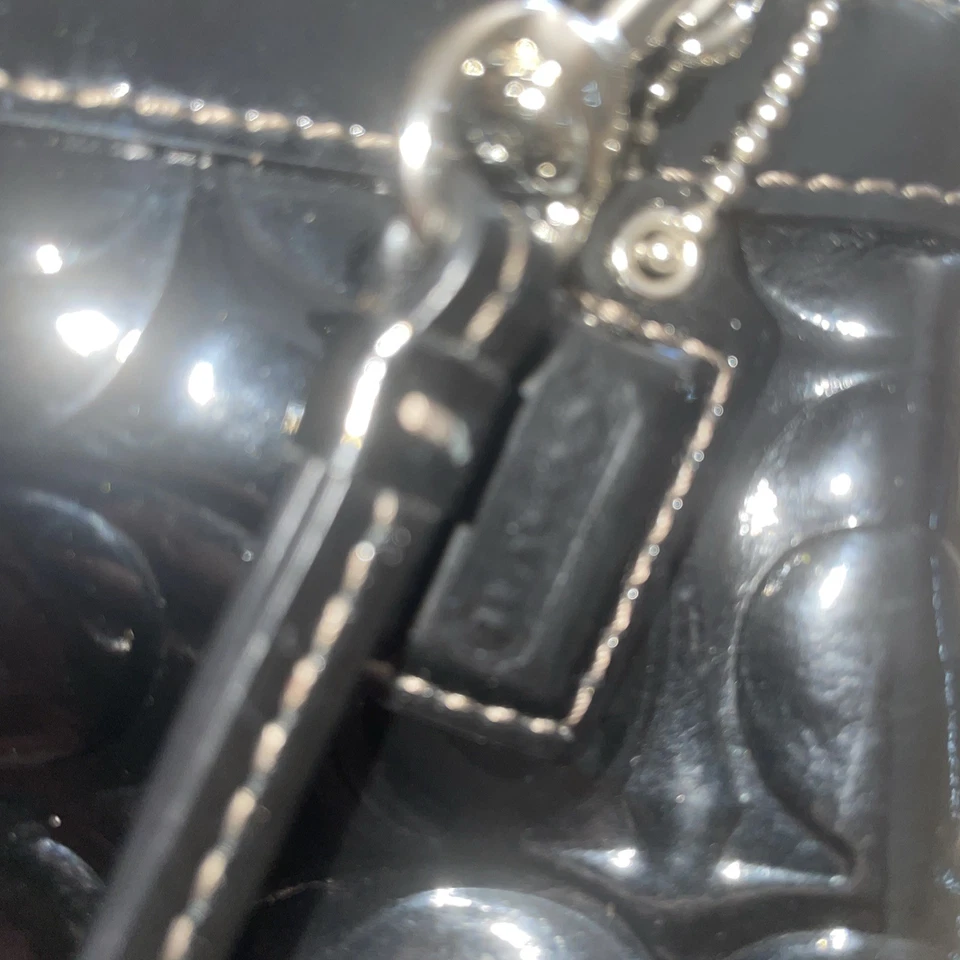 Coach Signature Stitch Black Patent Leather Wristlet Wallet Clutch EUC - Image 4 of 4