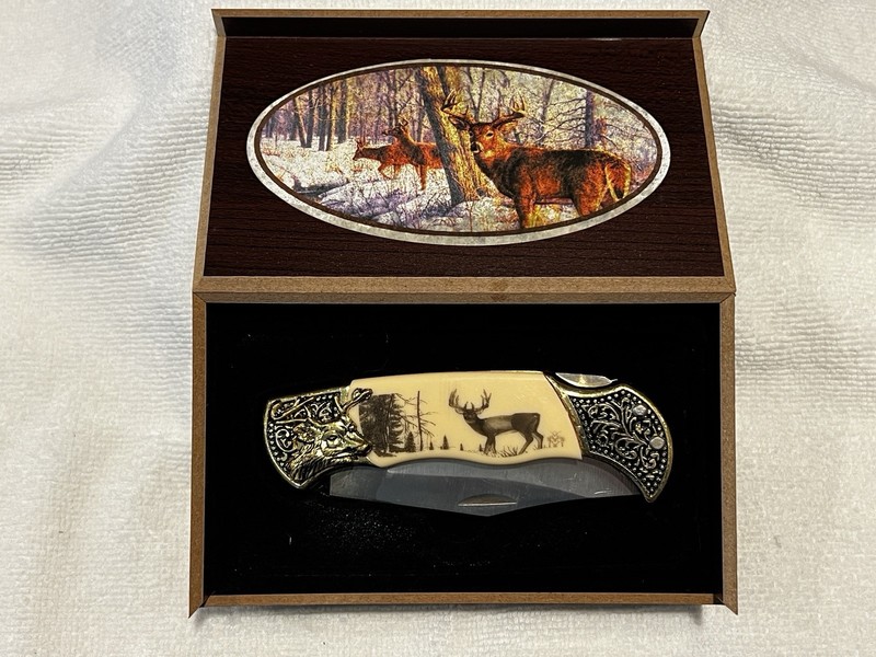 Single Blade Folding Buck Theme Knife 390K-4