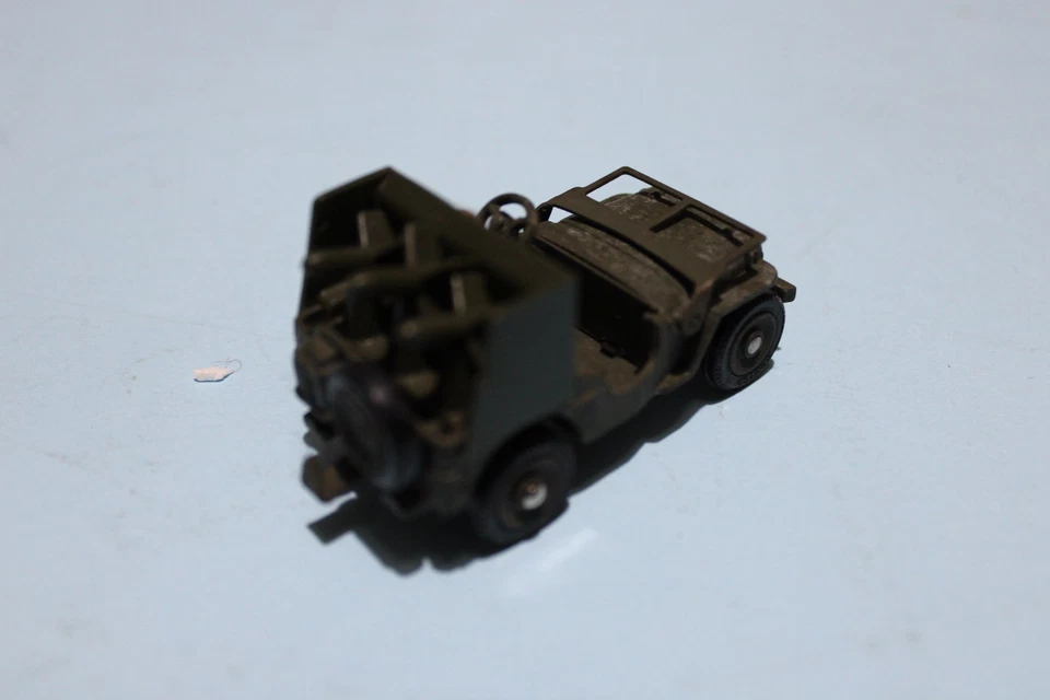 DINKY TOYS FR JEEP CON LANCIAMISSILI (COD. 828/80B) S. 1:50 MOLTO BUONO NO BOX - Immagine 2 di 3