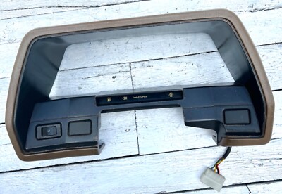 Nissan Sunny B11 Limousine Modell 1983 86 Kombiinstrument Gehäuse 10261-FE5000